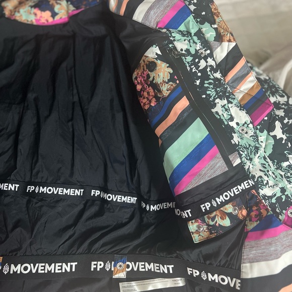 FP-Movement ski jacket - Picture 9 of 17